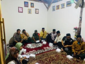 Polsek Sarang Menghadiri Kegiatan Musyawarah Dusun Pelang Kulon Pemanfaatan Aset Desa Pelang Kec Sarang