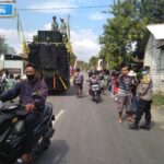 Polsek Sumber Gebyar Meriah Karnaval Kirab Budaya Dalam Rangka Sedekah