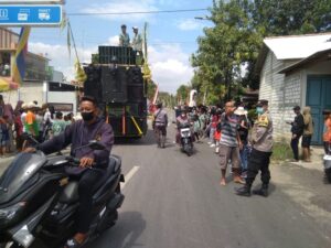 Polsek Sumber Gebyar Meriah Karnaval Kirab Budaya Dalam Rangka Sedekah Bumi Desa Sumber