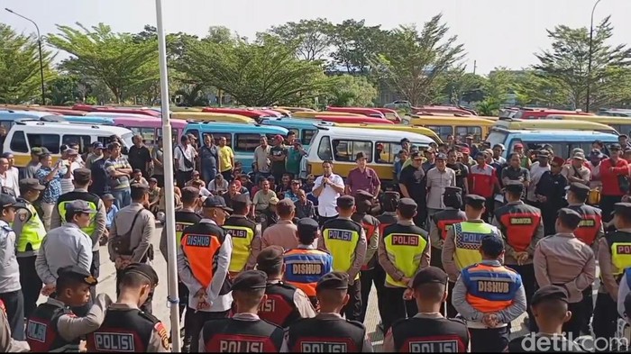 Protes Keberadaan Odong Odong, Sejumlah Sopir Angkot Di Tegal Mogok Massal