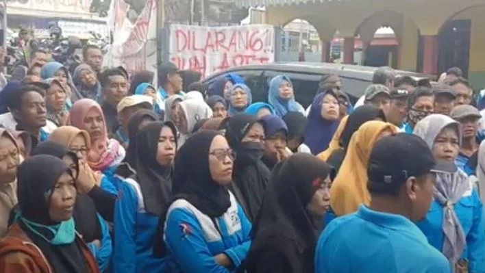 Ratusan Buruh Demo Pabrik Tekstil Di Pekalongan Usai Di Phk