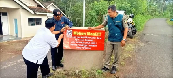 Rawan longsor, truk bermuatan dilarang melintasi jembatan buk jatim di