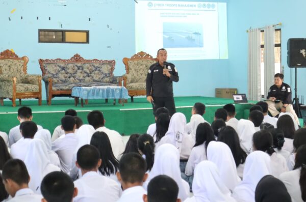 Road Show Humas Polda Kalteng Di Buntok: Edukasi Ratusan Pelajar