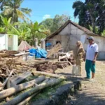 Rumah Janda Di Benculuk Banyuwangi Ambruk Diterjang Angin Kencang, Tiga