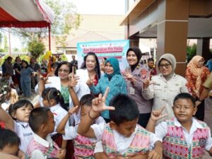 Kolaborasi Rumkit Bhayangkara Kalteng untuk Pekan Imunisasi Nasional Polio