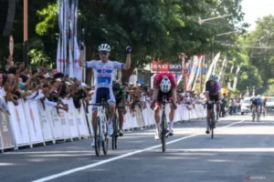 Ryan Cavanagh Menangkan International Tour de Banyuwangi etape pertama