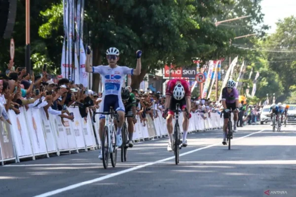 Ryan Cavanagh Menangi Etape Pertama International Tour De Banyuwangi