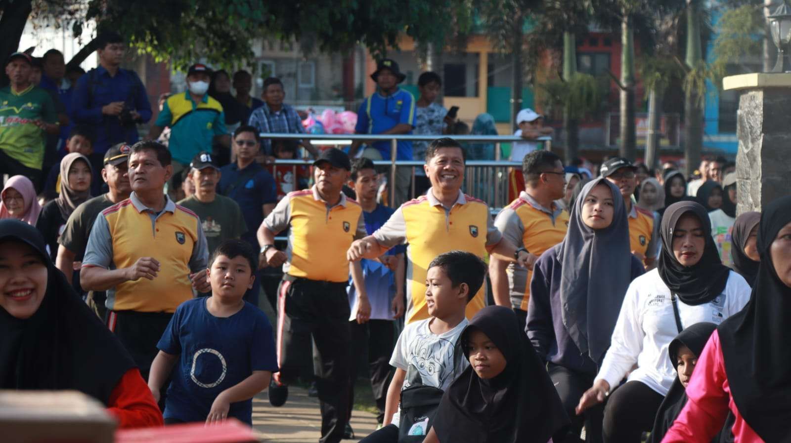 Semarak Puncak Peringatan Ke 78 Hari Bhayangkara, Polres Batang Gelar Olahraga