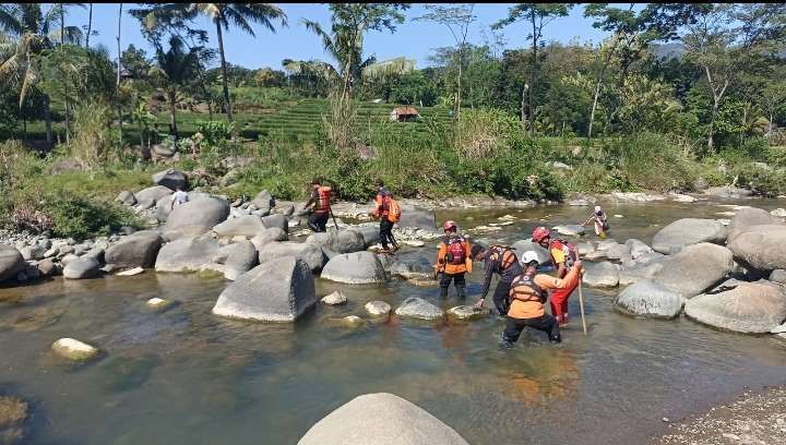 Seorang Pencari Ikan Dilaporkan Menghilang Di Sungai Lumeneng Pemalang