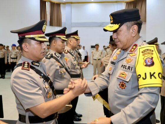 Sertijab Dipimpin Kapolda Kalteng, 4 Pejabat Utama Dan 4 Kapolres