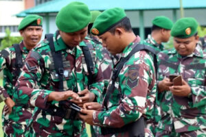 Pemeriksaan Handphone Prajurit Kodim 1017/Lamandau: Sidak untuk Menjaga Disiplin