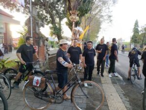 Kabag Ops Polres Jembrana Wakili Kapolres Hadiri Gowes Sosialisasi Pilbup 2024