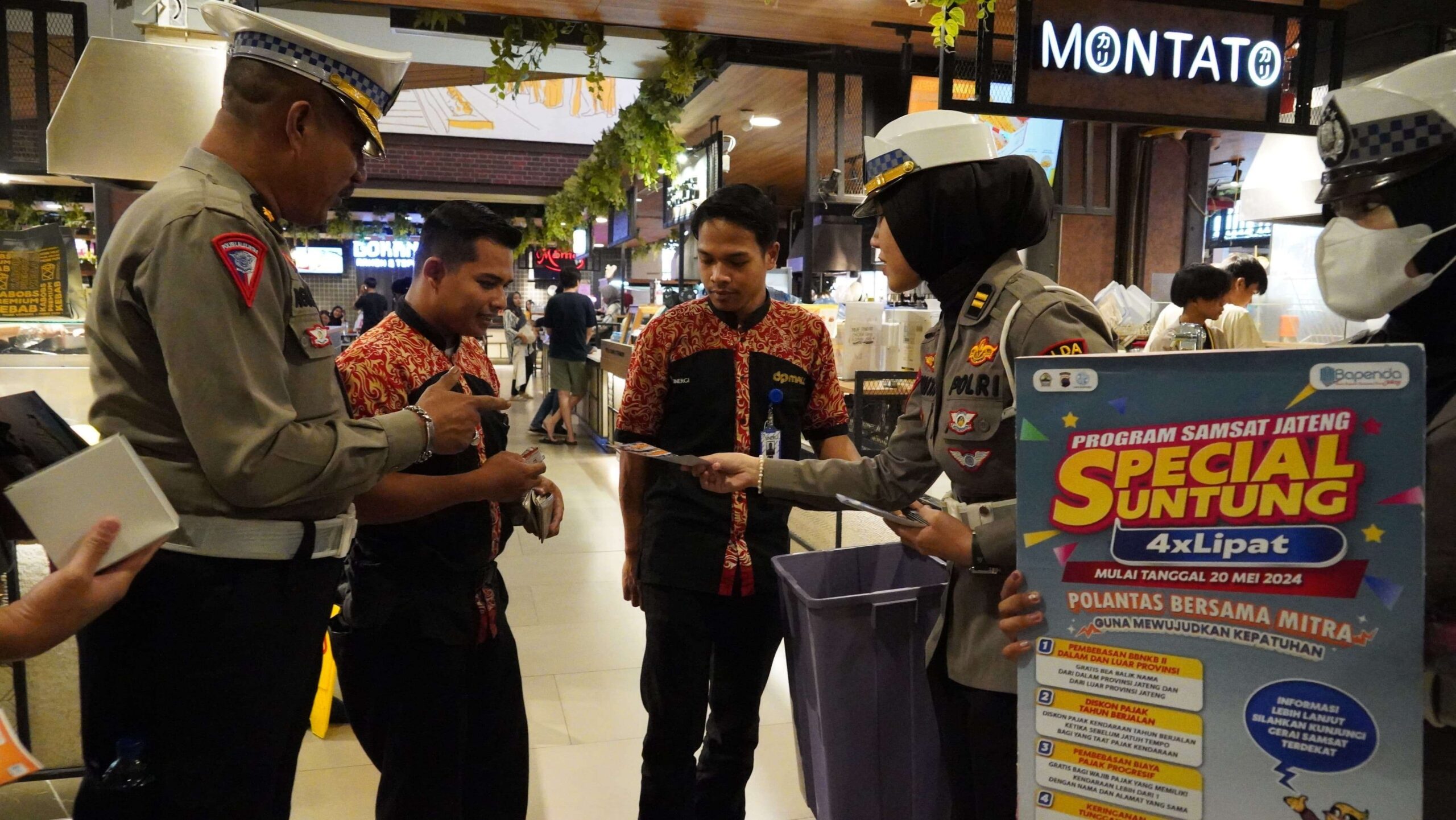 Sosialisasikan Tertib Di Jalan Ditlantas Polda Jateng Masuk Mall