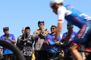 Start Ceremony Etape 4 TdBI 2024: Kapolresta Banyuwangi Hadir di Pantai Boom Marina