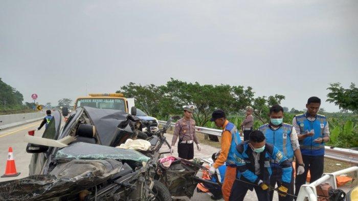 Tabrakan Maut 3 Tewas Di Jalan Tol Batang Semarang, Polisi