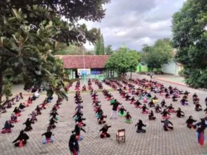 Program “Antar dengan Bangga, Lepas dengan Doa”: Dispendik Banyuwangi Pastikan MPLS Bebas Bullying