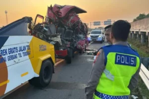 Kecelakaan di Tol Solo-Ngawi: Enam Orang Meninggal