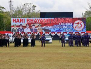 Upacara Hari Bhayangkara ke-78 di Polda Kalteng Dimeriahkan dengan Tari Kolosal Manasai