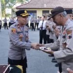 Wakapolres Rembang Ucapkan Selamat Ulang Tahun Pada Anggota Di Sela