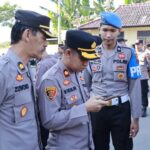 Wakapolres Rembang Dan Kasi Propam Sidak Handphone Anggota Terkait Judi