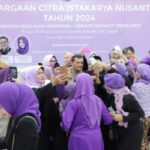 Wanita Muslimah Indonesia Anugerahkan Penghargaan Kepada Irjen Pol Ahmad Luthfi