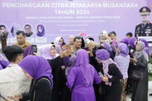 Wanita Muslimah Indonesia Berikan Penghargaan Kemanusiaan kepada Kapolda Jateng