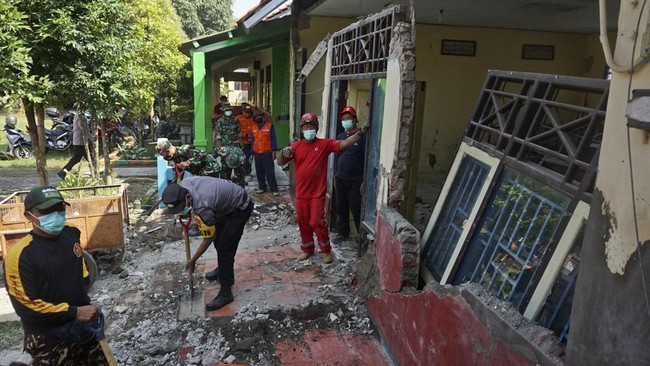 Erusakan Meluas: 240 Rumah Rusak Akibat Gempa M 4,4 Di