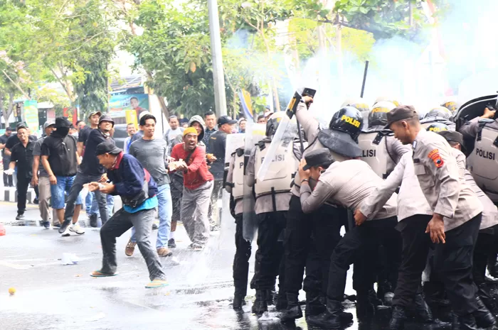 Ada Apa Di Kantor Kpud Rembang? Ratusan Personel Gabungan Ikut