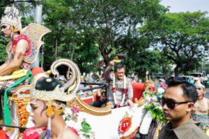 Ahmad Luthfi Dilepas sebagai Kapolda Jateng dengan Arak-arakan