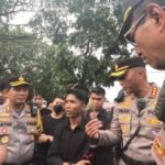 Aksi Damai Di Solo, Polisi Dan Mahasiswa Bersama Wujudkan Demokrasi