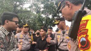 Aksi Damai Di Solo, Polisi Dan Mahasiswa Bersama Wujudkan Demokrasi Bermartabat