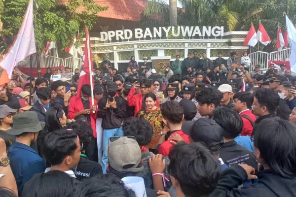 Amankan Demo Mahasiswa, Polresta Banyuwangi Terjunkan Ratusan Personel