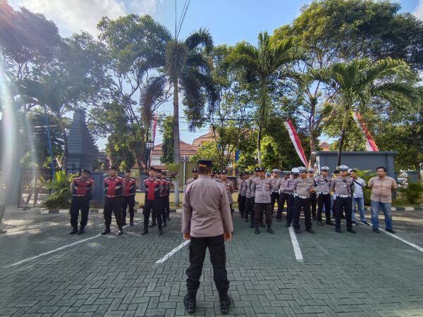 Amankan Sidang Pengeroyokan, Polresta Banyuwangi Kerahkan Puluhan Personel