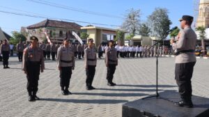 Anggota Berprestasi Terima Penghargaan dari Polres Sukoharjo dalam Upacara Khusus