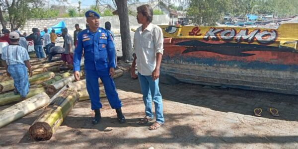 Anggota Satpolairud Banyuwangi Aktif Sosialisasi Di Kalangan Nelayan