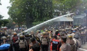 Polisi Angkat Bicara Terkait Ricuhnya Demo Mahasiswa di DPRD Jateng