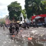 Depan Pendopo Sabha Swagata Memanas: Tni Dan Polri Bentrok Dengan