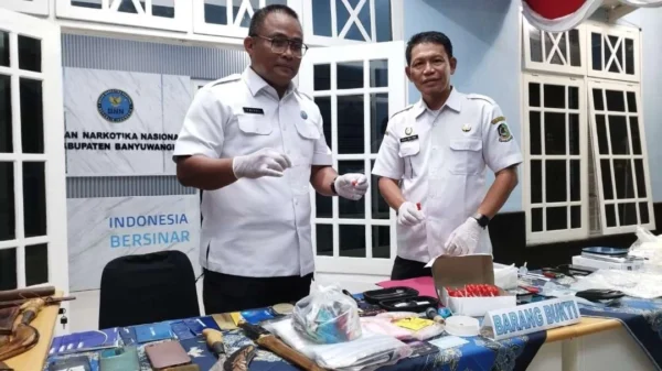 Dua Rumah Digerebek Bnnk Banyuwangi, Ada Sabu Sabu Dan Bilik Konsumsi