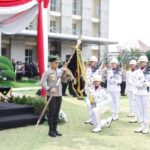 Farewell Parade: Komjen Ahmad Luthfi Serahkan Pataka