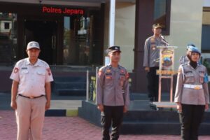 Gelar Apel Pagi, Polres Jepara Sampaikan Commander Wish Kapolda Jateng Ke Anggotanya