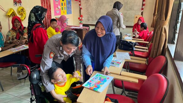 Hut Ke 76 Polwan Polres Jepara, Dimeriahkan Dengan Bakti Sosial Di