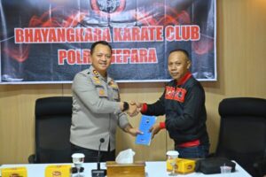 Ini Pesan Kapolres Jepara Saat Lepas Atlet Kontingen Bhayangkara Karate Club Berlaga di Piala Kemenpora RI