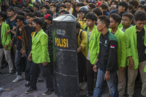 Polda Jateng Jelaskan Penggunaan Gas Air Mata yang Mengenai Warga dan Anak-Anak