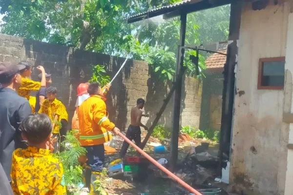 Kantin Sd Negeri 1 Kebaman Terbakar, Siswa Dan Guru Panik!