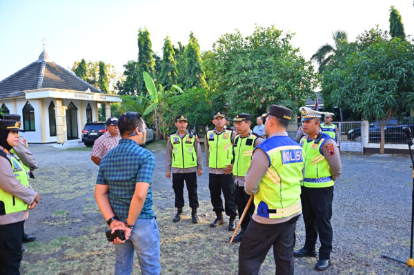 Kapolres Jepara Pimpin Pengaturan Lalu Lintas Pagi, Wujudkan Arahan Kapolda