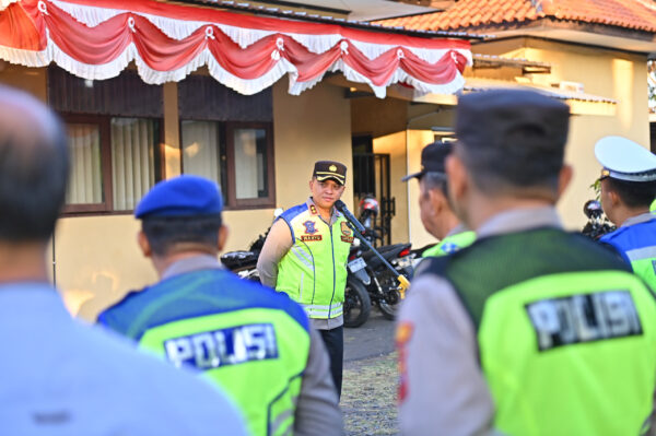 Kapolres Jepara Terjun Langsung Atur Lalu Lintas Pagi, Respons Commander