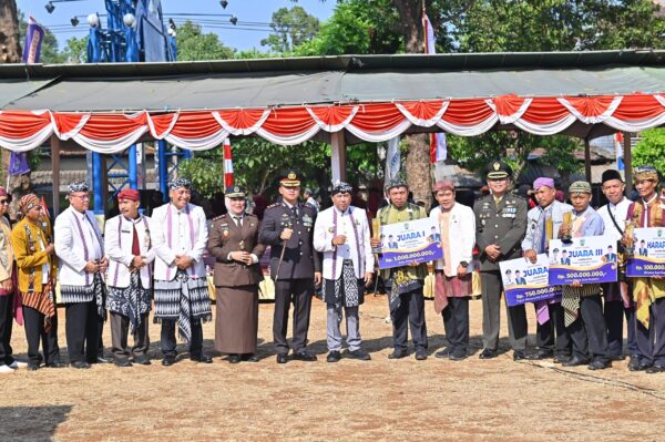 Kapolres Jepara Dan Forkopimda Bersama Sama Hadiri Upacara Hut Ke 79 Kemerdekaan