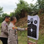 Kapolres lamandau ajak personel asah keterampilan senpi dengan latihan bersama