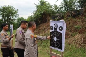 Kapolres Lamandau Gelar Latihan Senpi, Asah Kemampuan Personel dengan Latihan Bersama