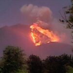 Kebakaran Melanda Gunung Merapi Banyuwangi, Akses Lokasi Terbatas